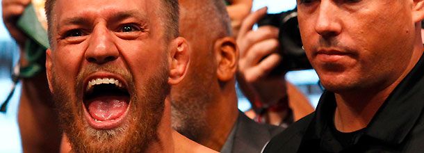 MMA-Superstar Conor McGregor feiert einen Sieg im UFC Octagon