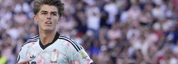 Belgien Fussballstar De Ketelaere feiert ein Tor beim WM-Sieg übde die USA